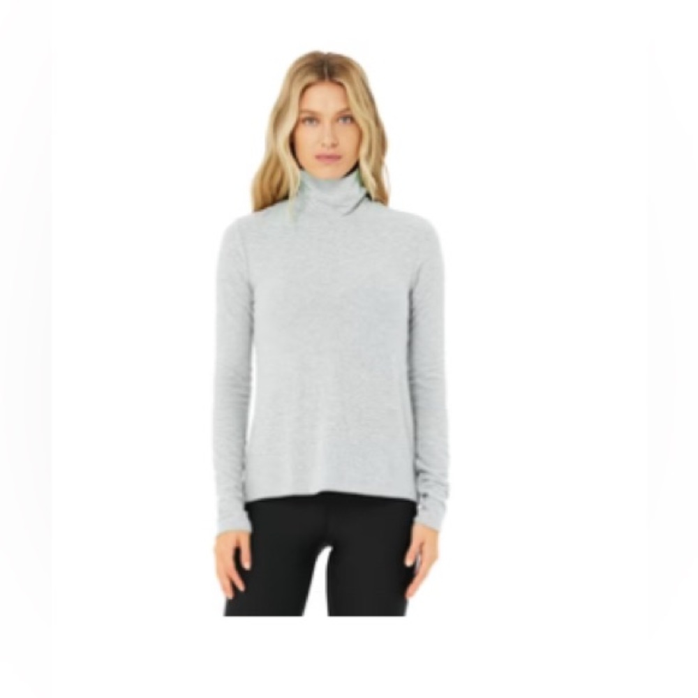 NWOT- Alo Embrace Long Sleeve Athletic Heather Gray